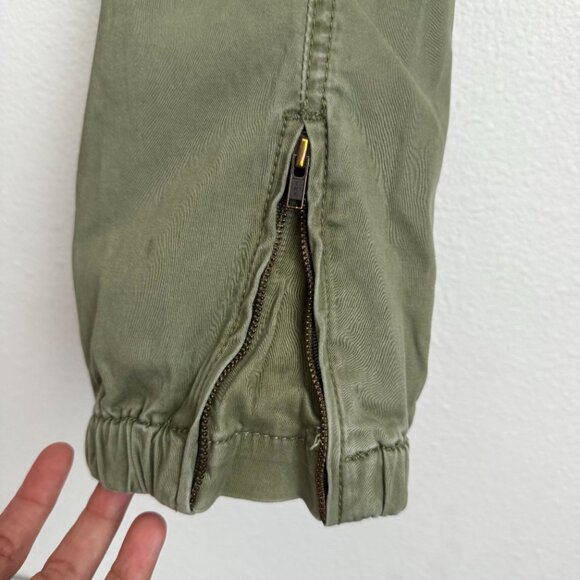 🌻 Cabi Green Traveler Pants #5076 - Picture 2 of 10